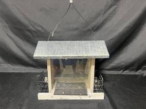 lot 88 image: Wooden Bird Feeder with Metal Wire Sides