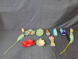 lot 94 image: Set of 10 Decorative Garden Accents including Fitz and Floyd and Talavera Del Carmen