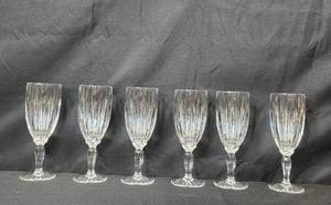 lot 104 image: Set of 6 Crystal Champagne Flutes with Vertical Cuts