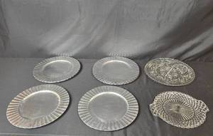 lot 105 image: Set of Vintage Glass Serving Plates and Textured Round PlacematsChargers