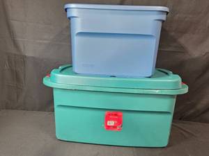 lot 107 image: Set of 2 Sterilite Plastic Storage Totes, Blue and Teal
