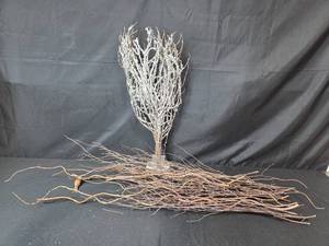 lot 112 image: Decorative Artificial Branches with Mosaic Base and Natural Twigs