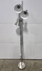 lot 134 image: Contemporary Brushed Metal Floor Lamp with Adjustable Heads