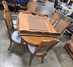 lot 141 image: Vintage Dining Table with Chairs, Protective Pads and Extensions