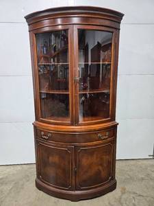 lot 143 image: Vintage Corner Curio Cabinet with Glass Doors