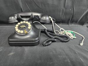 lot 184 image: Vintage Rotary Dial Phone with Functional Cord - Black