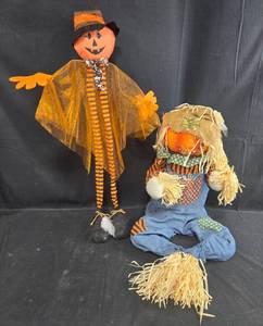 lot 187 image: Pair of Pumpkin-Themed Halloween Decorations