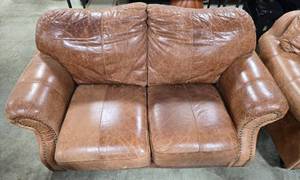 lot 213A image: Brown Leather Love Seat Sofa