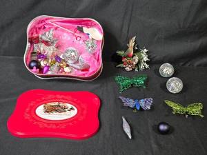 lot 219 image: Assorted Holiday Ornament Collection in Cookie Tin