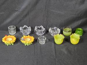 lot 221 image: Assorted Decorative Candle Holders