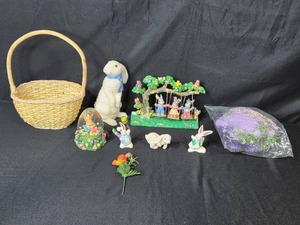 lot 224 image: Easter Decor Collection Basket, Figurines & Decorative Pieces