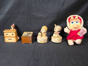lot 228 image: Collection of Vintage Decorative Figurines and Baby Miss Piggy Plush