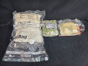 lot 231 image: Vacuum-Sealed Set of 3 Home Linens including Shower Curtain