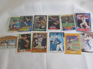 lot 209 image: Assorted Baseball Rookie Cards...