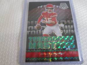 lot 10 image: 2024 Mosaic Patrick Mahomes Prizm T...