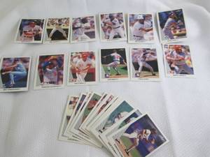 lot 59 image: Assorted 1990 Leaf Baseball Cards...