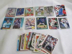 lot 72 image: Assorted Baseball Cards...
