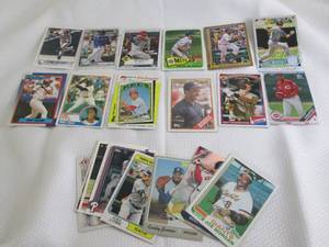 lot 76 image: Assorted Baseball Cards...