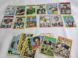 lot 81 image: Assorted 1972 Topps Football Cards...