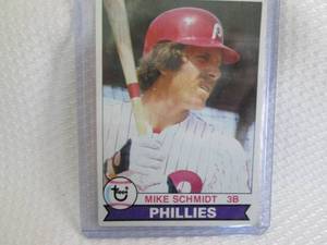 lot 123 image: 1979 Topps Mike Schmidt Card...