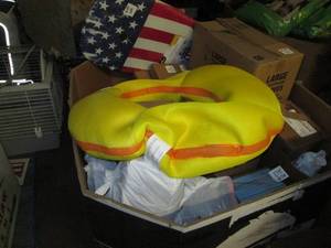 lot 251 image: Pallet of unclaimed items, lots of ...