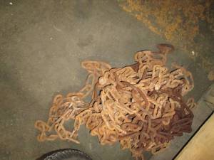 lot 264 image: Tire chains...