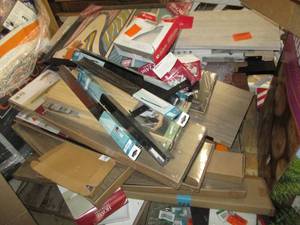 lot 273 image: Pallet of new decor, home shelving ...