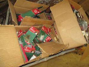 lot 279 image: Large lot of new ornament hangers a...
