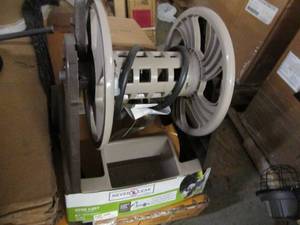 lot 284 image: New hose reel...