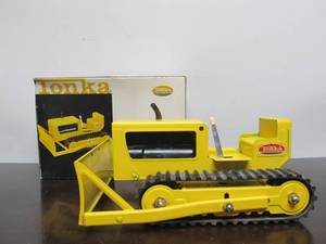 lot 12 image: Fantastic Condition Old Vintage TONKA Collection wOriginal Box #4 - No. 300 Bulldozer