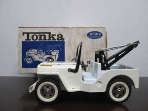 lot 14 image: Fantastic Condition Old Vintage TONKA Collection wOriginal Box #6 - No. 375 Jeep Wrecker - White
