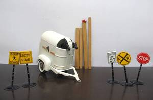 lot 32 image: Group of Vintage 1950s-60s TONKA Items 