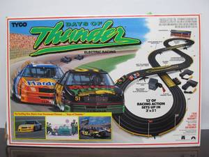 lot 41 image: Vintage Tyco DAYS OF THUNDER Slot Car Racing Set w4 Cars