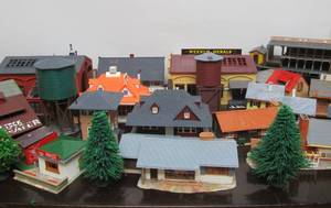 lot 42 image: Great Lot of Vintage HO Scale Train Layout Buildings etc
