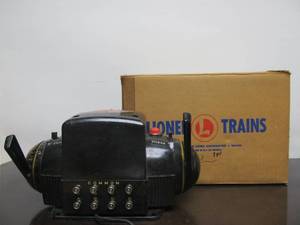 lot 43 image: Excellent Large Vintage LIONEL Trainmaster Transformer wOriginal Box
