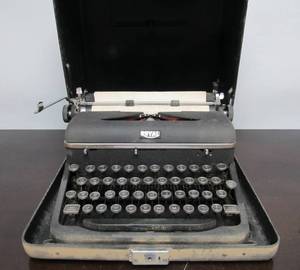 lot 55 image: Vintage ROYAL Portable Typewriter
