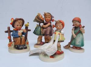 lot 60 image: Lot of 4 Vintage HUMMEL Figurines