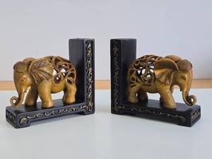 lot 236 image: Nice Set of Hand Carved Stone Elephant Bookends