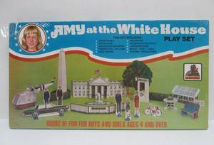 lot 96 image: NOS Vintage Factory Sealed Play Set - Amy at The White House