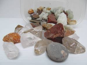 lot 74 image: Estate Lot of Polished & Unpolished Gemstones 