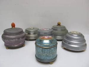 lot 125 image: Lot of 6 Antique 1920s-30s Musical Powder Boxes #3