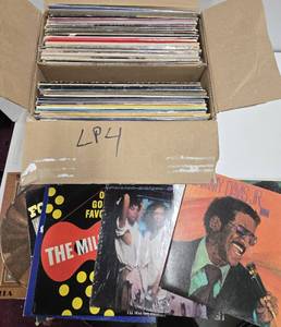 lot 176 image: Estate Lot of Assorted Vintage Vinyl Records #4 - Mixed Genre - Approx 60-80 Records - Unsearched