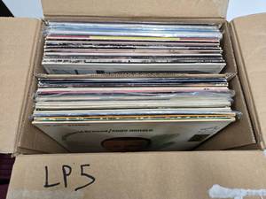 lot 177 image: Estate Lot of Assorted Vintage Vinyl Records #5 - Mixed Genre - Approx 60-80 Records - Unsearched