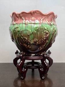lot 136 image: Vintage Art Pottery Planter wOriental Style Stand