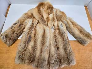 lot 144 image: Excellent Quality & Condition Faux Fur Coat
