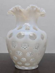 lot 151 image: Vintage Fenton White Opalescent Coin Dot Glass Vase