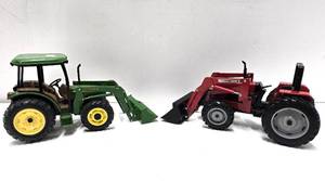 lot 254 image: CASE & John Deere Diecast Metal Tractors