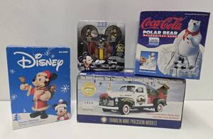 lot 256 image: Group of Mint in Box DISNEY & Christmas Items