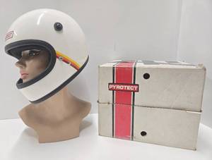 lot 267 image: Excellent Condition Vintage PYROTECT Racing Helmet wOriginal Box
