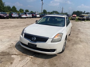 lot 3 image: 2009 Nissan Altima